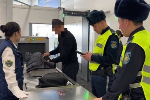 Студента поймали с опасным предметом в аэропорту Алматы