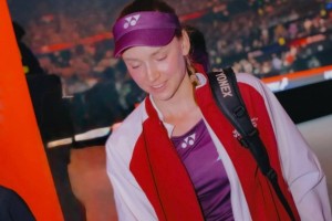 Елена Рыбакина разгромила Паулу Бадосу и вышла в четвертьфинал