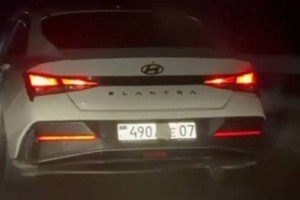 Казахстанец скрыл буквы на номере авто и лишился прав