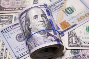 Доллар упал до 475 тенге на фоне заявлений Нацбанка