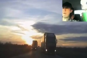 Водитель стал звездой соцсетей, хладнокровно избежав страшное ДТП