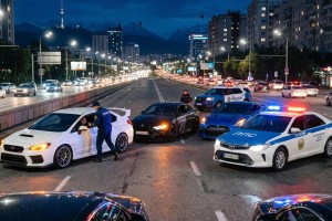 Ночной форсаж на аль-Фараби: Полиция Алматы пресекла уличные гонки