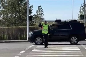 Астанчанин неожиданно стал мобилографом для полицейского