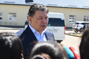 В ЗКО обновляют стратегические объекты ЖКХ: проекты МЭКС проверил Канат Бозумбаев