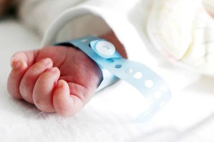 Смерть младенца в Алматинской области: родные заявили о травме при родах