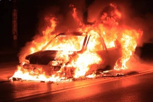 Три человека заживо сгорели в результате аварии в Акмолинской области