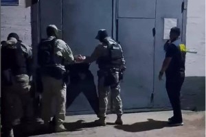 Избили и заставили оформить кредит: банду вымогателей задержали в Актобе (ВИДЕО)