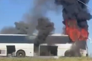В ЗКО загорелся автобус с 37 пассажирами (ВИДЕО)