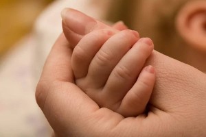 В Павлодаре женщину осудили за попытку продать новорожденную дочь: