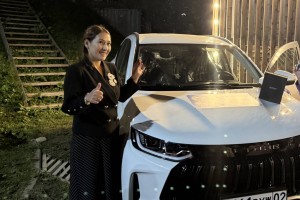 Школьный директор из Астана выиграла машину, выучив 100 стихов за 100 дней