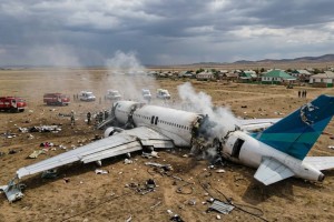 Пассажирский самолет разбился возле села: погибли 298 человек