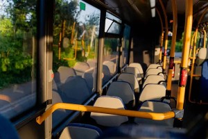 Нетрезвые мужчины приставали к девушкам в автобусе Кокшетау
