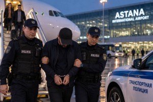 Рейс Москва - Астана закончился для пассажира 12 сутками ареста