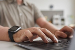 Женатого мужчину подозревают в интимной связи со школьником в Актобе