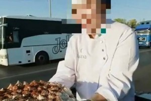 Женщина готовила торт из люка движущегося автомобиля: видео дошло до полиции
