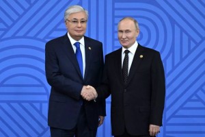 Песков назвал Токаева политически мощной фигурой