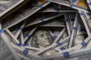 Курс доллара резко "развернулся": валюта снова начала дешеветь