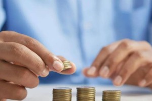 Зарплаты казахстанцев будут расти медленнее, считают аналитики