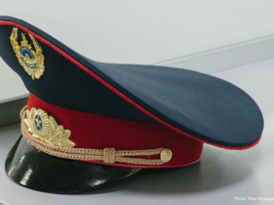 Полицейского лишили звания в Шымкенте из-за жилищных махинаций.
