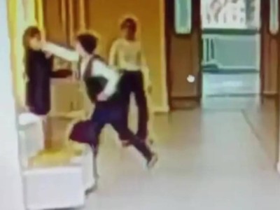 Суд признал школьницу виновной в конфликте с сыном акима.