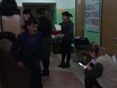 Учительская в коридоре: школа в Алматинской области из-за нехватки места.