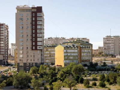 Трагедия в Актау: девушка упала с пятого этажа.