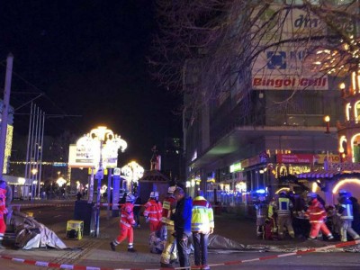 Теракт в Магдебурге: автомобиль въехал в толпу, 11 погибших и десятки раненых.