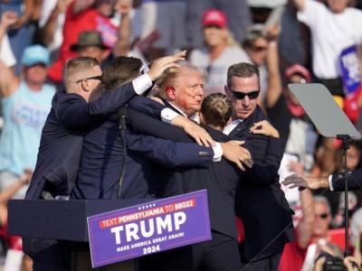 Покушение на Дональда Трампа во время предвыборного выступления в Пенсильвании.