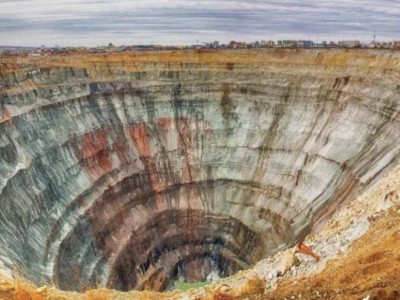 Казахстан расширяет горнодобывающие возможности: более 10 тыс. участков доступны для разведки ТПИ.