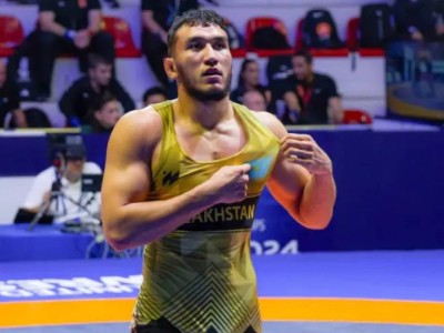Ризабек Айтмұқан үш дүркін әлем чемпионы атанды.