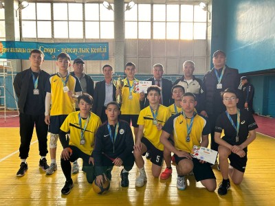 Алматыда оқушылар арасында волеболдан жарыс өтті.