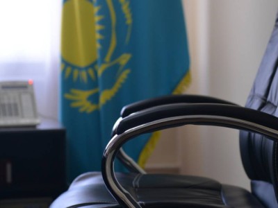Акима в Карагандинской области отправили в отставку после ДТП в нетрезвом виде.