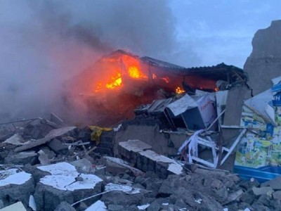 Трагедия в Темиртау: взрыв газа привел к разрушению магазина и жертвам.