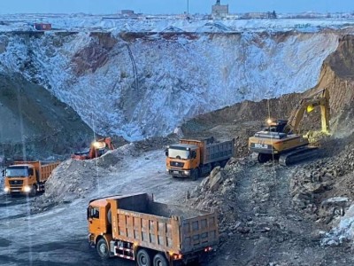 Аварийные поисковые работы на месте ЧП с автобусом в Павлодарской области.
