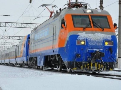 Поезд сошел с рельсов в Карагандинской области.