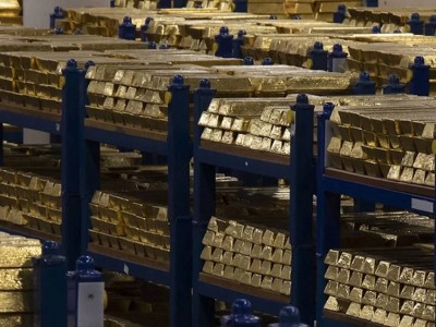 Золото на 4 миллиарда долларов случайно обнаружил фермер, но не может получить деньги.