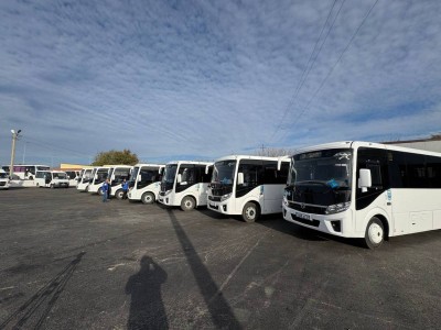 В Уральске на линию общественного транспорта выехали семь новых автобусов.