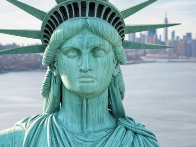США ответили на требование вернуть статую Свободы.