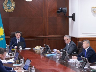 Олжас Бектенов: сроки и качество важны при восстановлении домов после паводка.