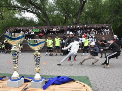 Полицейские провели спортивные мероприятия для молодежи в Караганде.