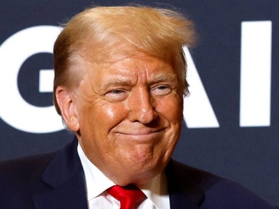 Судебное разбирательство против Дональда Трампа отложили до выборов 2024 года.