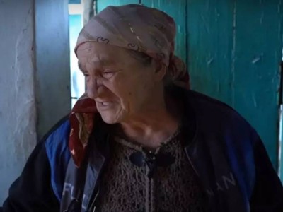 Жизнь налаживается: пенсионерка из Шымкента получила ключи от нового дома.