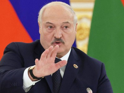 Лукашенко вновь призвал Россию и Украину к мирным переговорам.