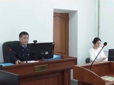 Судебный процесс над бывшим начальником миграционной полиции в Шымкенте.