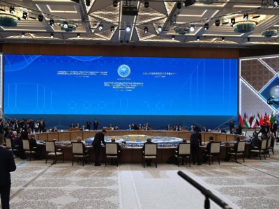 Совет Глав государств ШОС подписывает документы.
