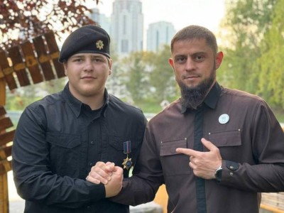 16-летний сын Кадырова стал куратором Российского университета спецназа.