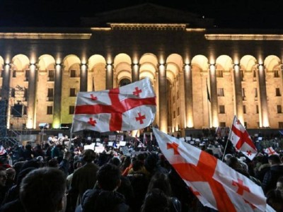 Массовые задержания на акции против «закона об иноагентах» в Тбилиси.