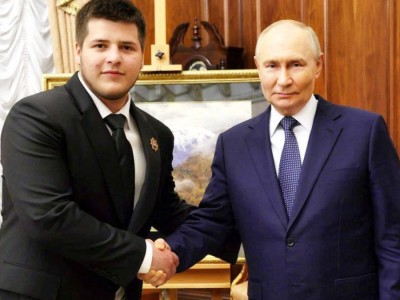 Путин поздравил сына Кадырова со свадьбой.