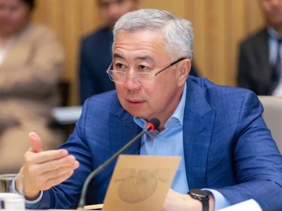 Министр отреагировал на покупки лекарств и продуктов в рассрочку.
