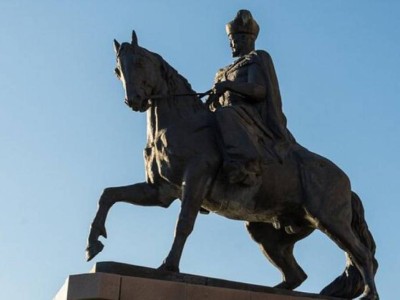 Памятник Кенесары хану вернули на место в Астане.